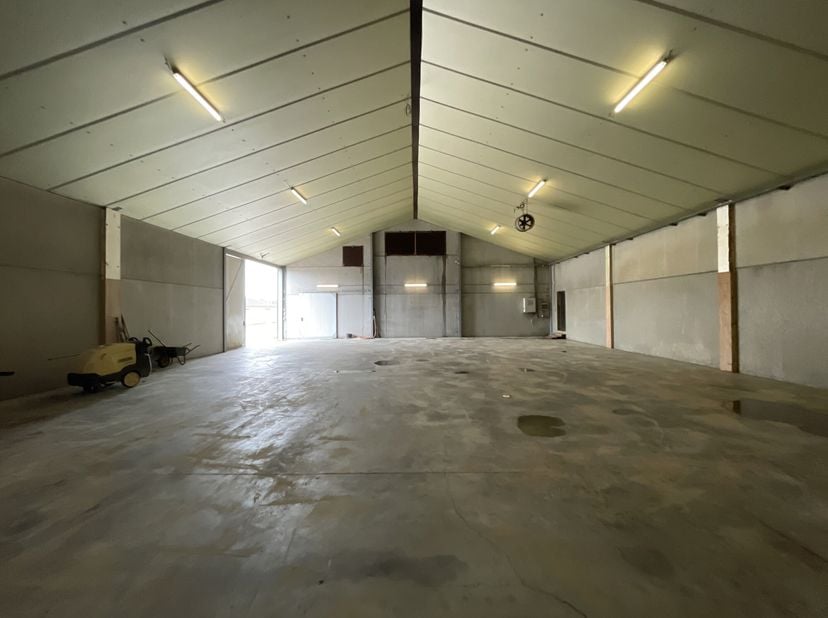 Bedrijfsvastgoed te huur
                    in 7063 Chaussee-Notre-Dame-Louvignies