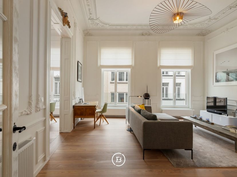 Dit exclusieve niewbouwappartement maakt deel uit van Residentie Onderbergen, een kwalitatief woonproject op een gegeerde locatie in het historische c