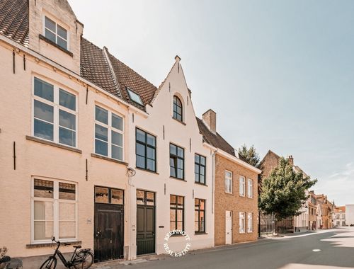                                         Burgerswoning te koop in Brugge, € 745.000
