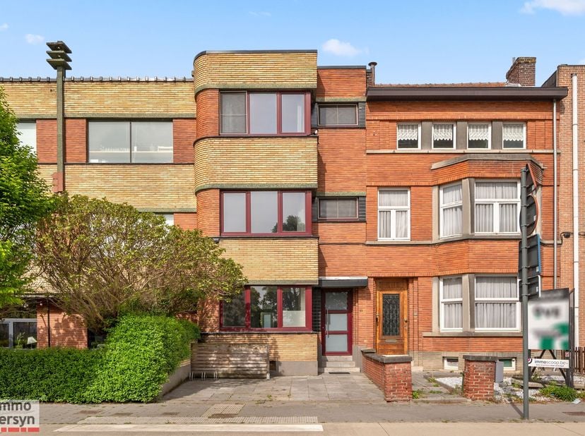 Ben je op zoek naar een woning met karakter in Tienen?<br />
Deze rijwoning bevindt zich op een uitstekende ligging aan de ring, vlot bereikbaar en op