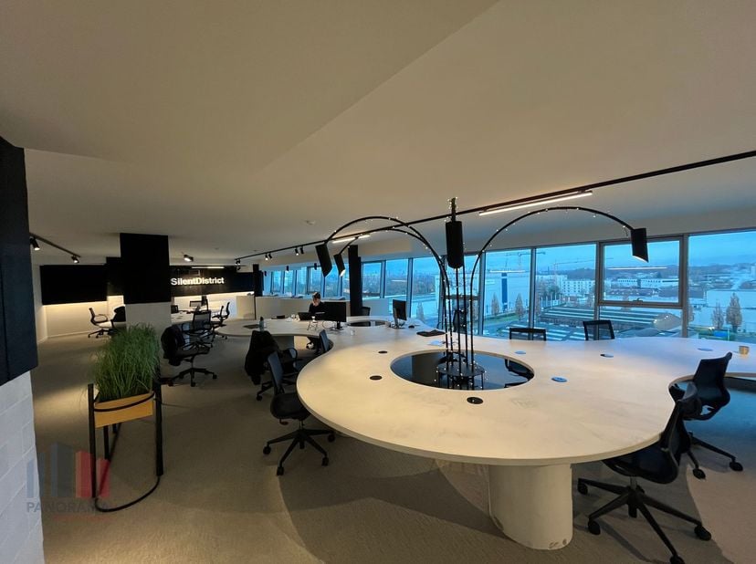 Gelegen op een toplocatie in een bruisende, ondernemende omgeving nabij Gent.&amp;nbsp;Deze instapklare kantoren bevinden zich in de Planet Group Arena, e
