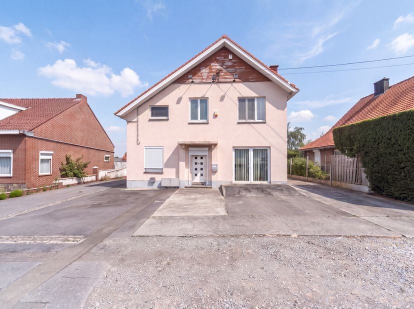 Maison à vendre à chaussée de Mons 392,
                    6150 Anderlues
