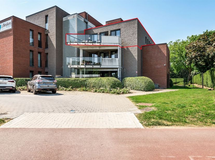 Ideale investering: ruime assistentiewoning met 2 slaapkamers, zonnig terras en autostaanplaats in residentie "Drie Beuken" te Kontich<br />
Bent u op