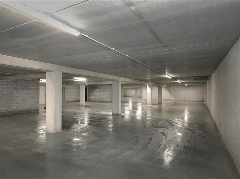 Autostaanplaats midden in het centrum van Hoeselt!<br />
Midden in de gezellige dorpskern van Hoeselt bevindt zich het gloednieuwe project residentie