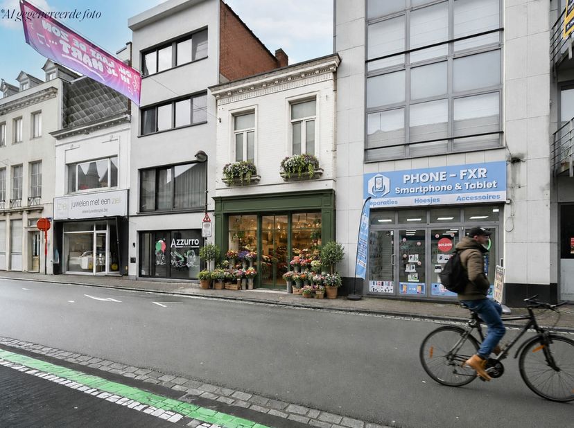 Bien professionnel à vendre
                    à 8790 Waregem