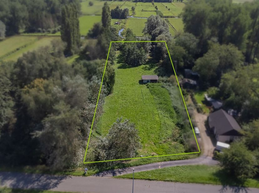 Exclusieve bouwgrond te koop op de Sint-Onolfsdijk te Appels bij Dendermonde. Ontdek deze uitzonderlijke kans om uw droomwoning te realiseren op een p