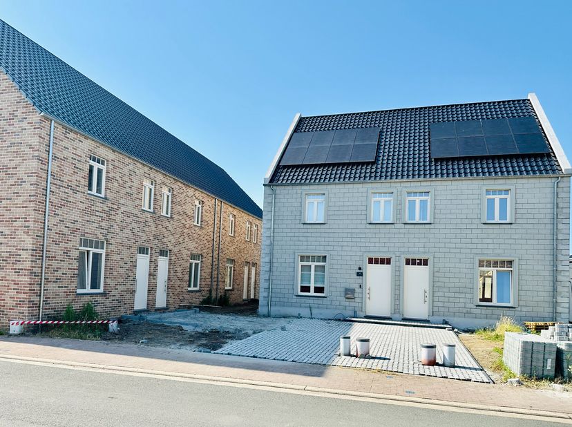 Droomt u van een gloednieuwe woning zonder de zorgen, onzekerheden en tijdsdruk die een bouwproject met zich meebrengt? Wilt u niet maandenlang achter