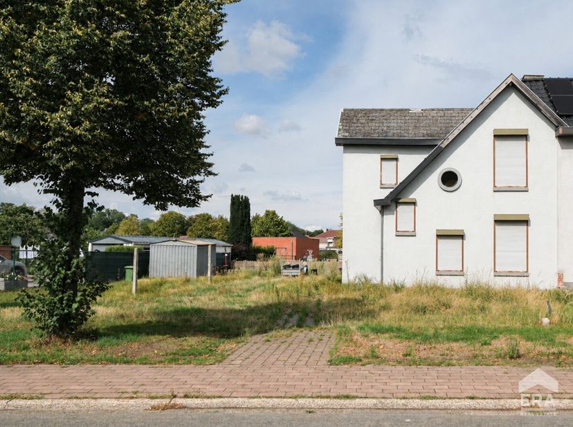 Huis te koop in Paul Trazensterstraat 8,
                    3600 Genk