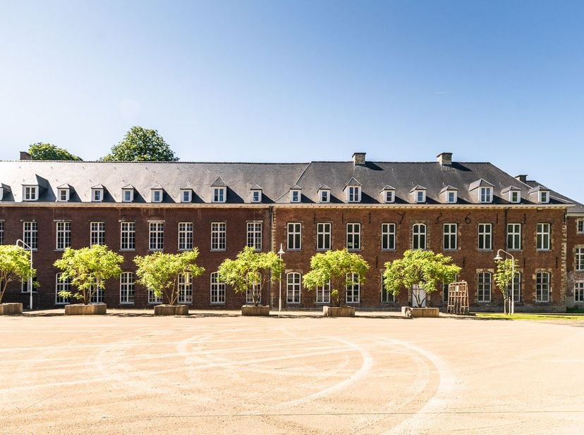Découvrez ce bureau unique de 83&amp;nbsp;m² bénéficiant d’un emplacement central de premier choix à Dilbeek, où accessibilité, confort et durabilité se r
