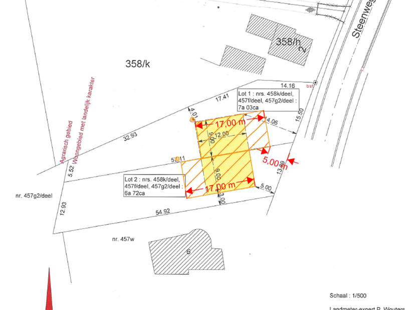 Volledig te renoveren woning op een perceel van +/- 12 are 70 ca met een volledig omheinde weide van +/- 1 ha 70 are.<br />
De woning is voorzien van