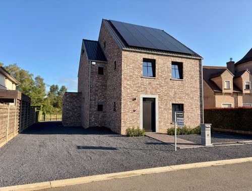                                         Autre à louer à Neeroeteren, € 1.000
