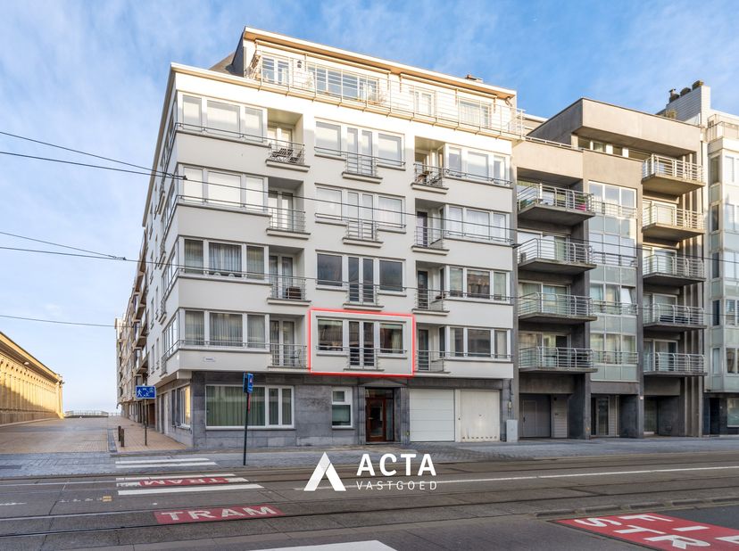Deze goed gelegen studio bevindt zich op de eerste verdieping van residentie Koningshof, op slechts enkele stappen van de Albert I-Promenade.<br />
<b
