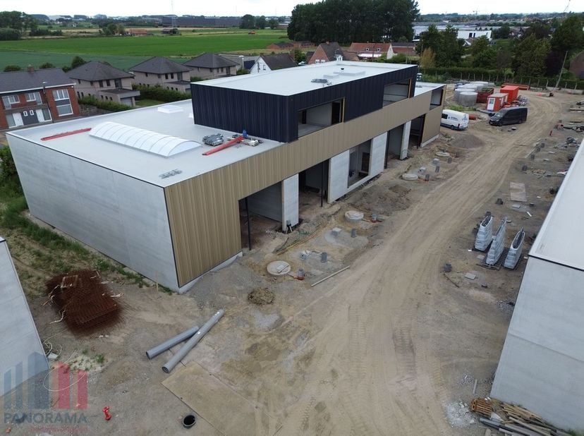 Bien professionnel à vendre
                    à 8570 Anzegem