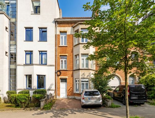                                         Appartement à vendre à Uccle, € 425.000
