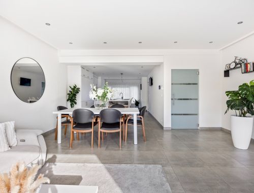                                         Maison à vendre à Sint-Denijs-Westrem, € 569.000
