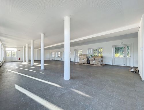                                         Immeuble de bureaux à louer à Tournai, € 2.500
