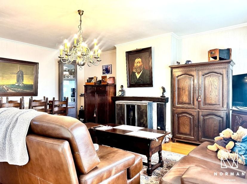 Dit 2-slaapkamerappartement is gelegen op de 3de verdieping en heeft een bewoonbare oppervlakte van 81 m².<br />
Het appartement heeft volgende indeli