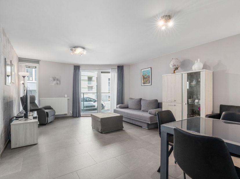 À vendre : appartement moderne au cur dOstende, à quelques pas de la Zeedijk et du Visserskaai. Cet appartement fermé, construit en 2014, se situe dan
