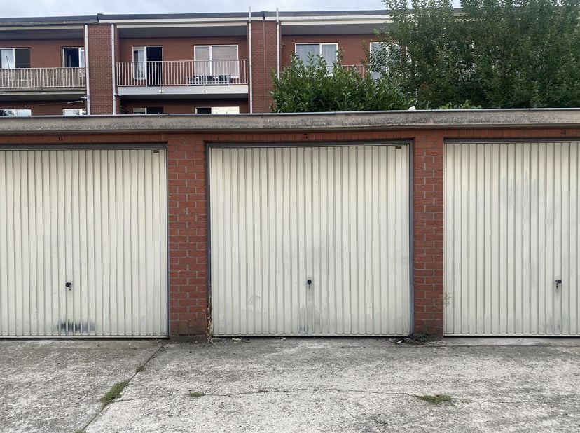 Garage te huur in Frans Beirenslaan 191,
                    2150 Borsbeek