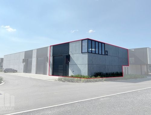                                         Bedrijfsgebouw te koop in Pittem, € 315.000
