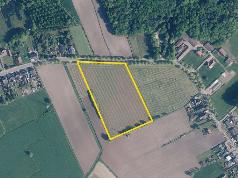 Oppervlakte: 2ha 17a 39ca<br />
Gebruik: akkerland<br />
Bestemming: woonuitbreidingsgebied<br />
Watertoets: Fluviaal: A - Pluviaal: A<br />
Voorkoop