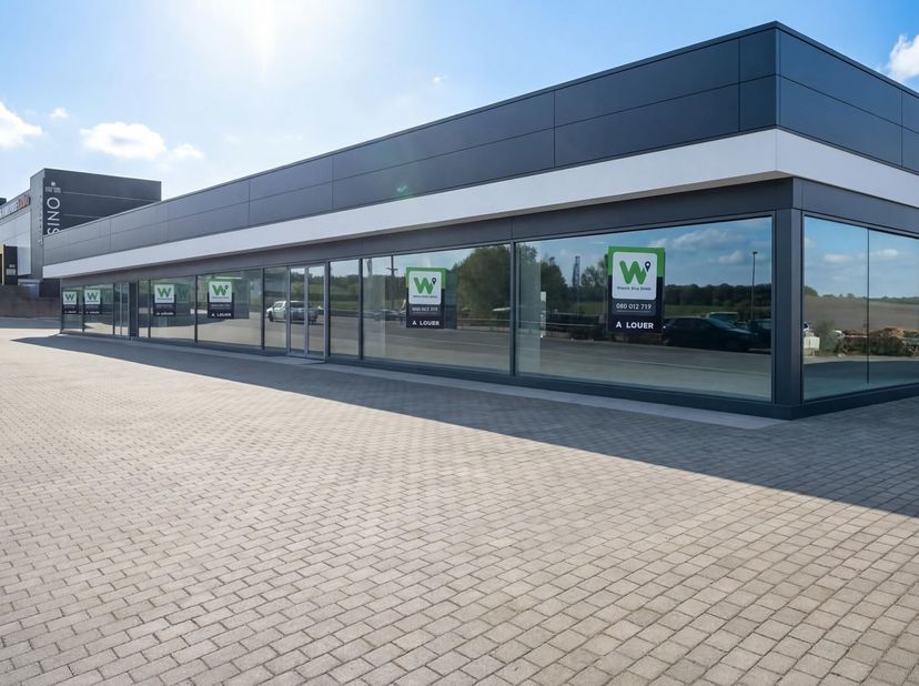 W Immobilière vous propose à la location une surface commerciale de ± 500 m² idéalement située sur laxe très prisé MessancyArlon, à deux pas de la bre