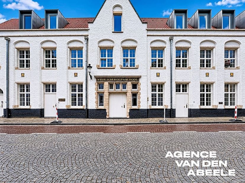 Huis te huur in Boeveriestraat 83,
                    8000 Brugge