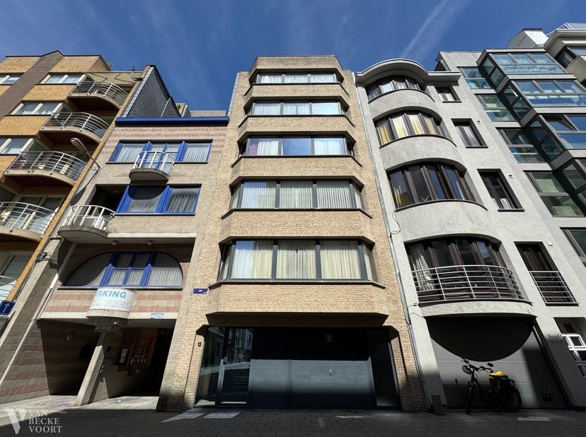 Appartement te koop in Hofstraat 12,
                    8400 Oostende