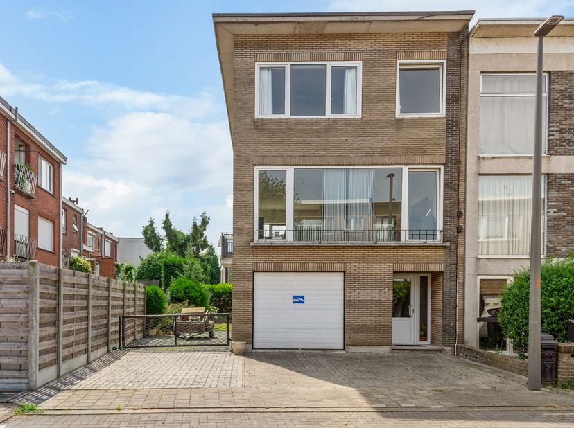 Maison à vendre à Lammergierstraat 38,
                    2100 Deurne
