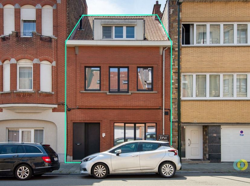 **SOUS OPTION** Maison familiale récemment rénovée et prête à emménager, idéalement située à Neder-Over-Heembeek, à proximité des commerces, des école