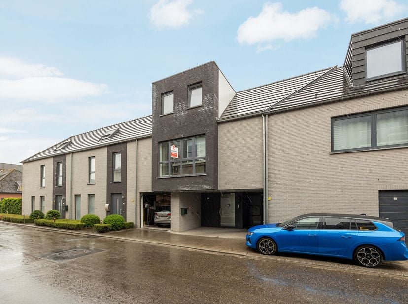 Welkom bij dit prachtig duplexappartement gelegen aan de rand van het centrum! <br />
Dit instapklaar appartement beschikt over 3 volwaardige slaapkam