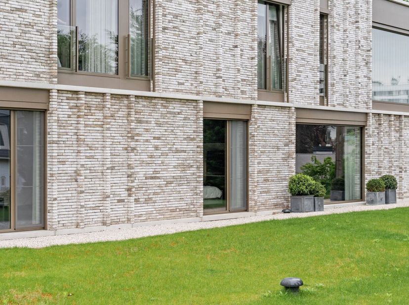 Architecturaal, luxueus en groen wonen in het centrum van Genk.<br />
In project De Groene Heuvel woont u luxueus, rustig en groen, terwijl het centru