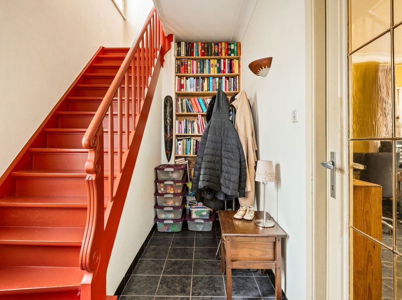 Ruime woning met 4 slaapkamers op 463m²<br />
<br />
Ligging: Gelegen op een centrale locatie nabij het centrum van Morkhoven, bevinden alle dagelij