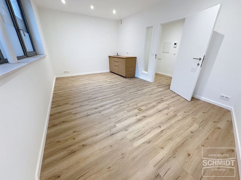 IMMOSCHMIDT (Ref. 29247) - UCCLE (COGHEN / ALSEMBERG): NOG BESCHIKBAAR OP DINSDAG EN DONDERDAG - 200 €/dag: Praktijkruimte op de begane grond van een