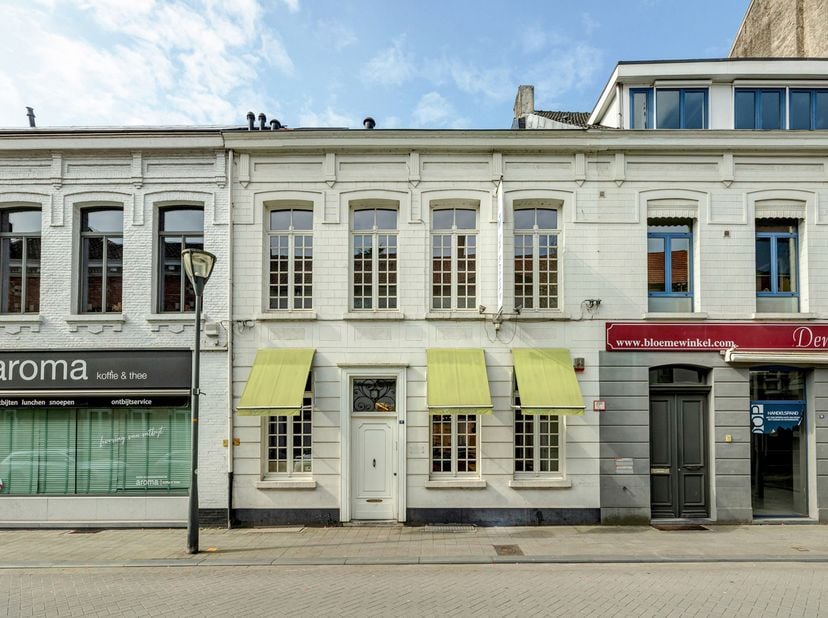 Bien professionnel à vendre
                    à 2300 Turnhout
