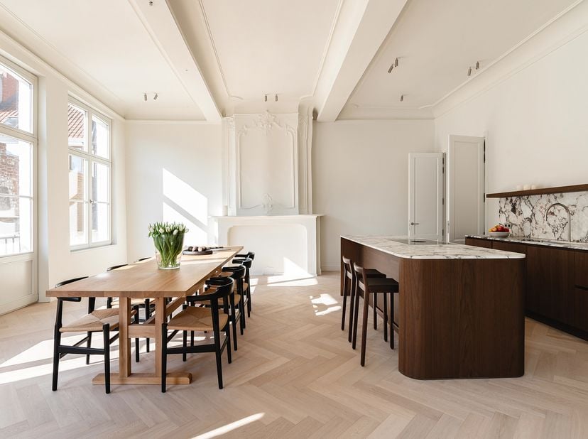Appartement de prestige d'une superficie d'environ 210 m² avec une terrasse orientée sud offrant une vue sur la cathédrale Saint-Bavon, en plein cœur