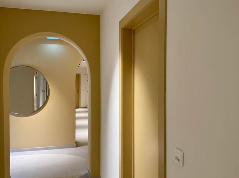 Prachtig gelijkvloers appartement met 2 slaapkamers, autostaanplaats en ruime tuin op toplocatie!<br />
Ligging<br />
Dit energiezuinige BEN-apparteme