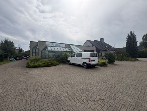                             Entrepôt à louer à Onze-Lieve-Vrouw-Waver
