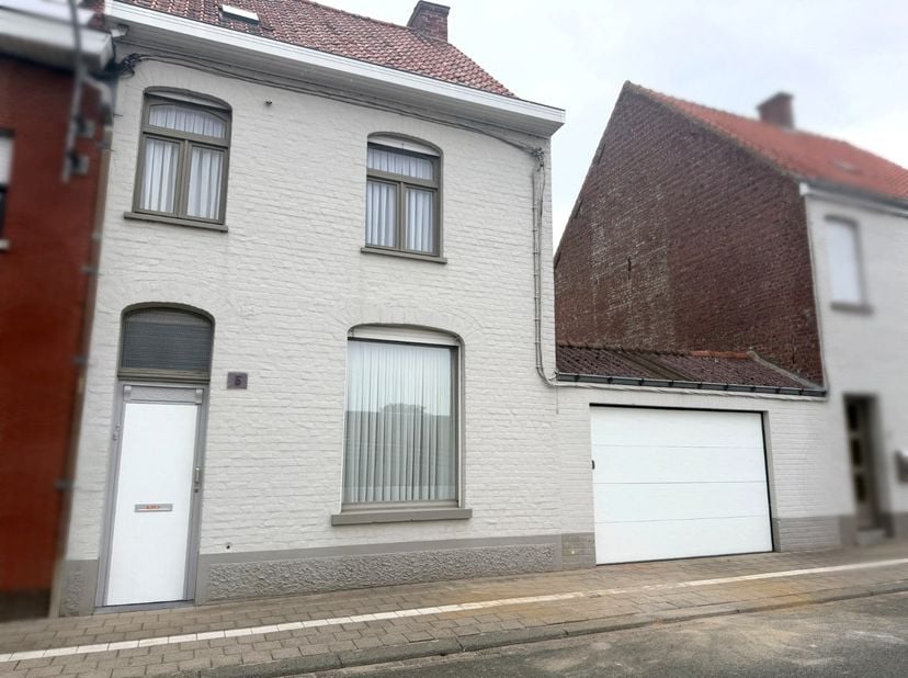 Huis te koop in ,
                    8560 Gullegem