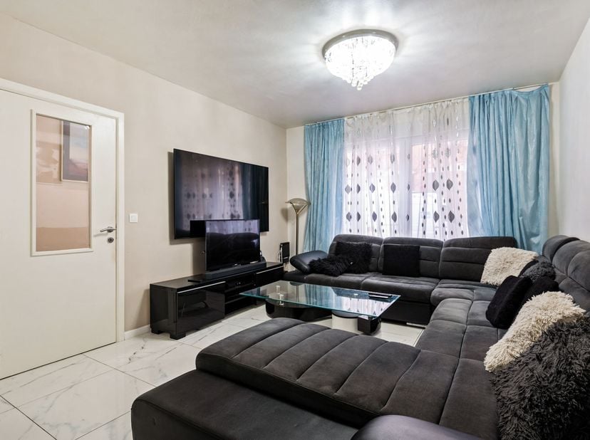 Charmante woning met 3 (mog. 4) slaapkamers en buitenruimte op gegeerde locatie!<br />
<br />
Ligging: Deze instapklare woning is rustig doch centra