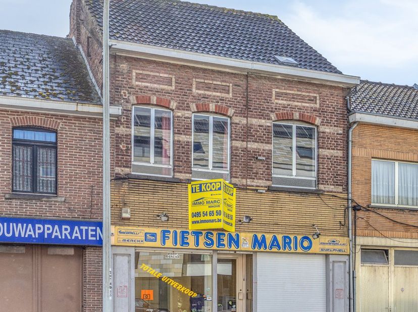 Bien professionnel à vendre
                    à 9400 Ninove