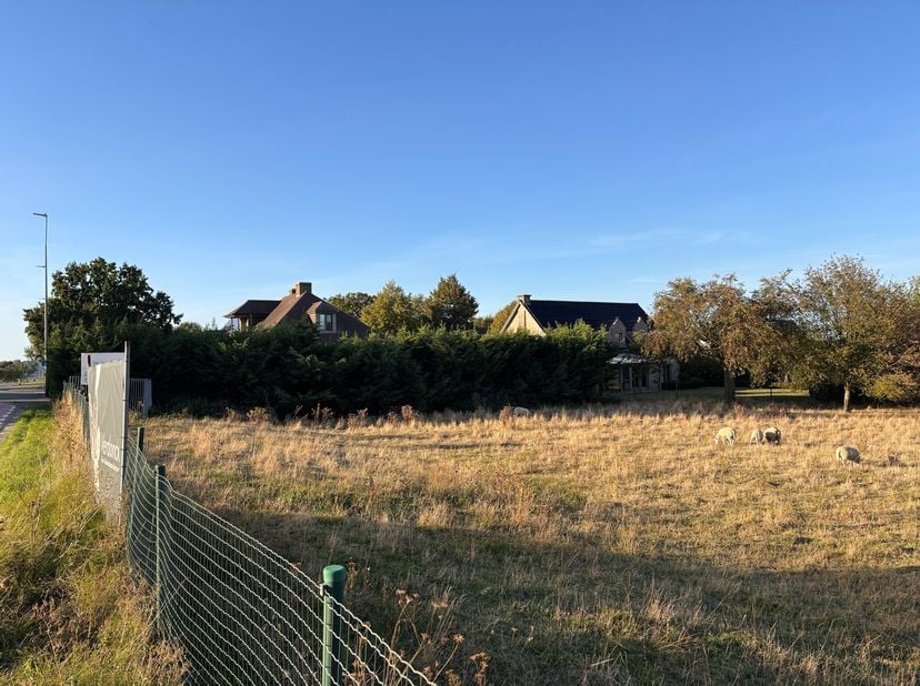 Grond te koop in Doornikserijksweg 77,
                    8500 Kortrijk
