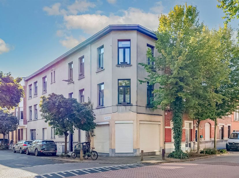 Appartement te koop in Jaak Embrechtsstraat  2 bus 101,
                    2100 Deurne