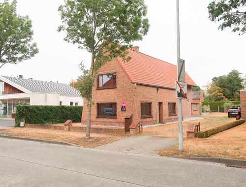                                         Maison à louer à Jabbeke, € 1.050
