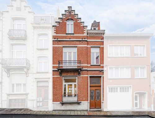                                         Herenhuis te koop in Schaarbeek, € 845.000
