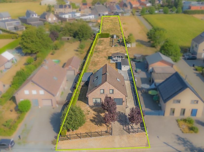 Charmante open bebouwing met grote tuin op top-locatie in Lebbeke | Bezoekdag 28/08/2026 op afspraak. <br />
Instelprijs (bieden vanaf) 529.000 euro<b