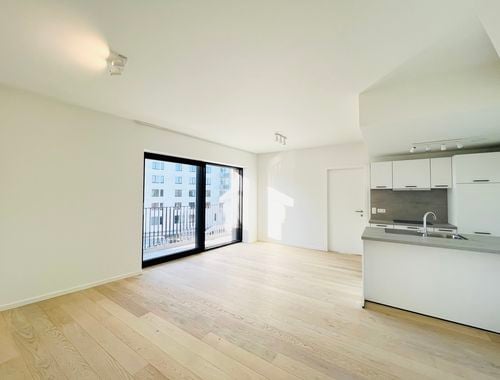                                         Appartement te huur in Oudergem, € 1.300
