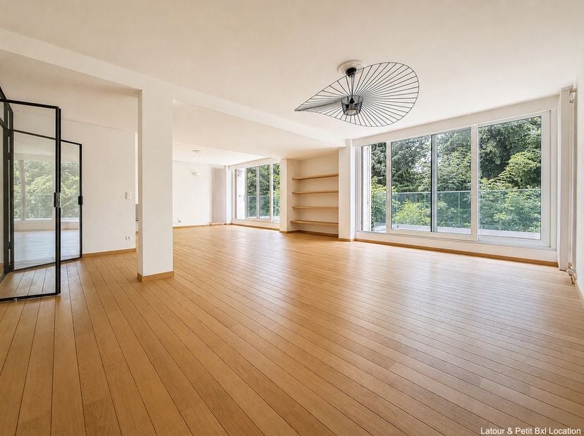 UKKEL, Observatoriumwijk – Aan de rand van het groen, in een rustige private dreef, prachtig APPARTEMENT (3SLK/2BADK) van ca. 204 m², recent gerenovee