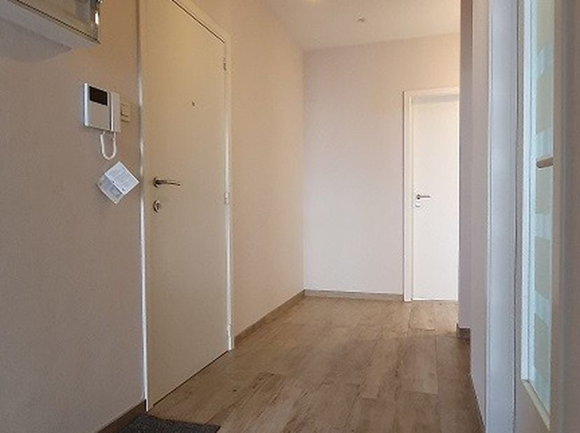 Voor een afspraak bel Kim 0473 72 33 62.<br />
<br />
Energiezuinig en zeer goed onderhouden appartement met 2 slaapkamers gelegen op de tweede verdie