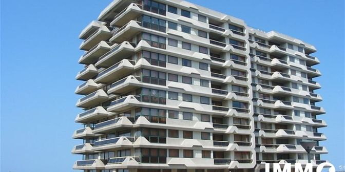 Garage te koop in Hendrik Consciencelaan 10, 8660 De Panne